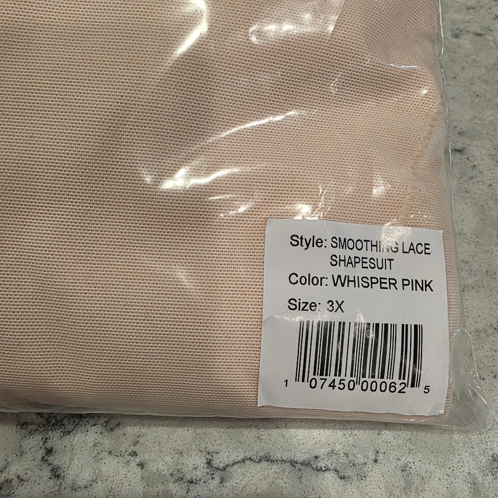 Pinsy Smoothing Lace Shapewear Bodysuit In Whisper Pink Size 3X NEW! Shapesuit